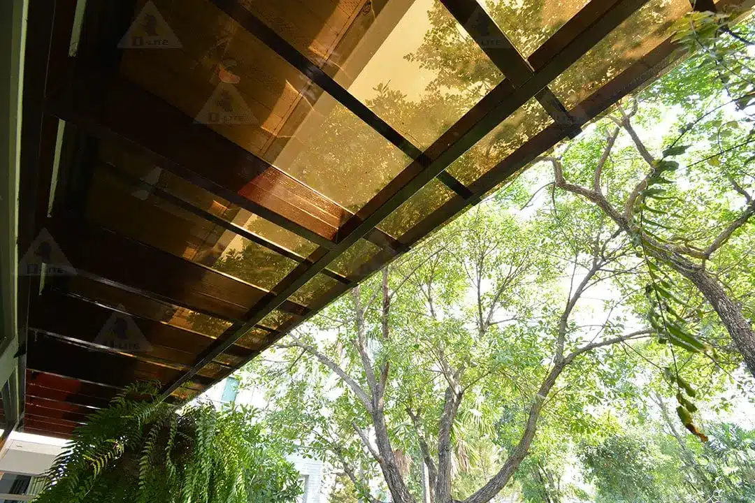 กันสาดโปร่งแสง