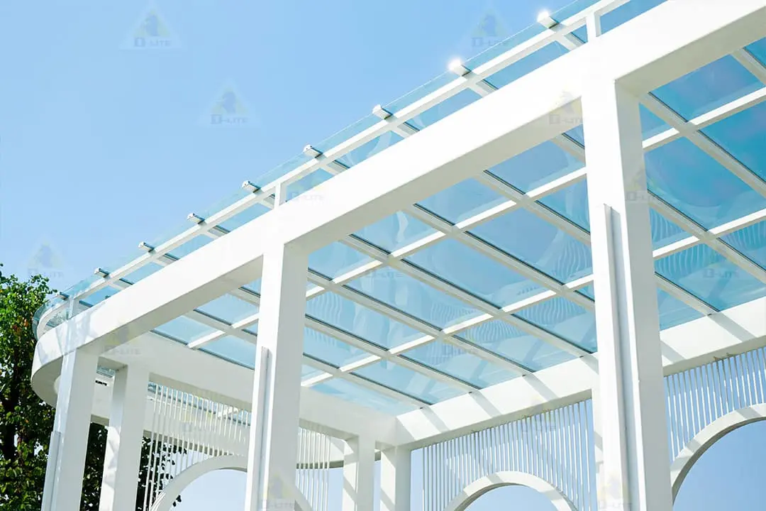 หลังคาใสกระจก